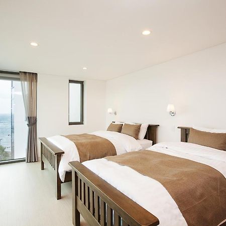 วิสตา รีสอร์ต Hotel เมืองเชจู ภายนอก รูปภาพ